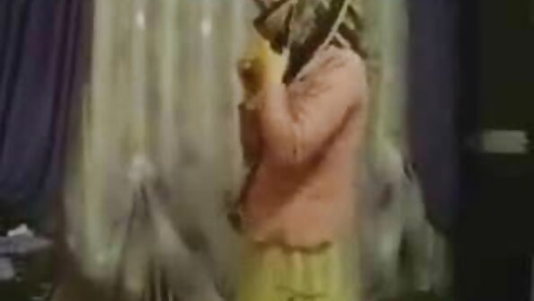 ಹೊಂಬಣ್ಣದ ಸ್ಲಟ್ ಅವಳು ಬಯಸಿದ್ದನ್ನು ಪಡೆದಳು