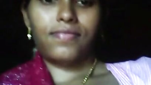 ಕಪ್ಪು ಕೂದಲಿನ ಮಗು ಅದ್ಭುತವಾದ ಕೆಲಸಗಳನ್ನು ಮಾಡುತ್ತಿದೆ